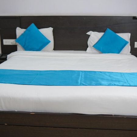 Hotel Quality Time Ουνταϊπούρ Εξωτερικό φωτογραφία