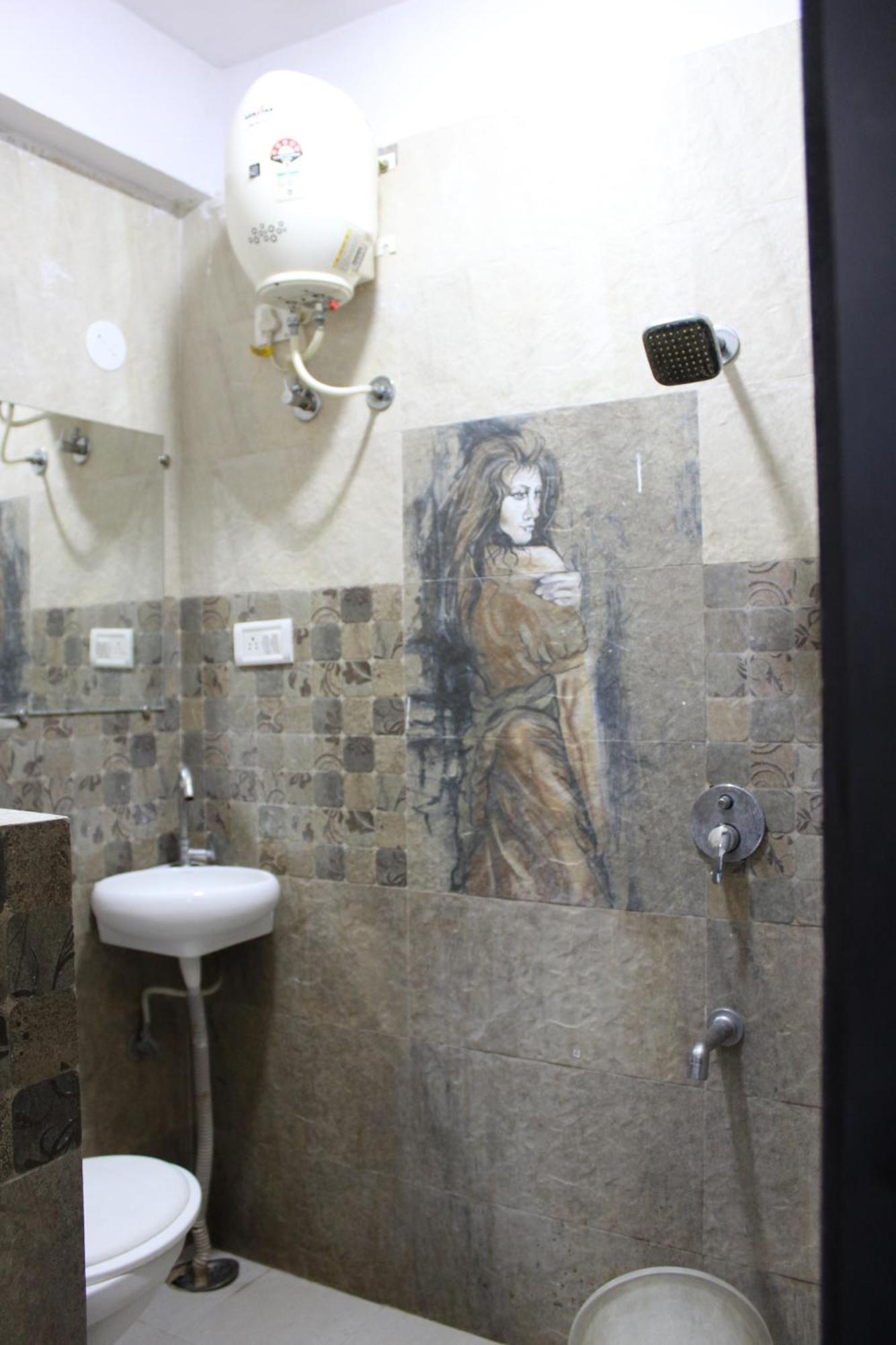 Hotel Quality Time Ουνταϊπούρ Εξωτερικό φωτογραφία