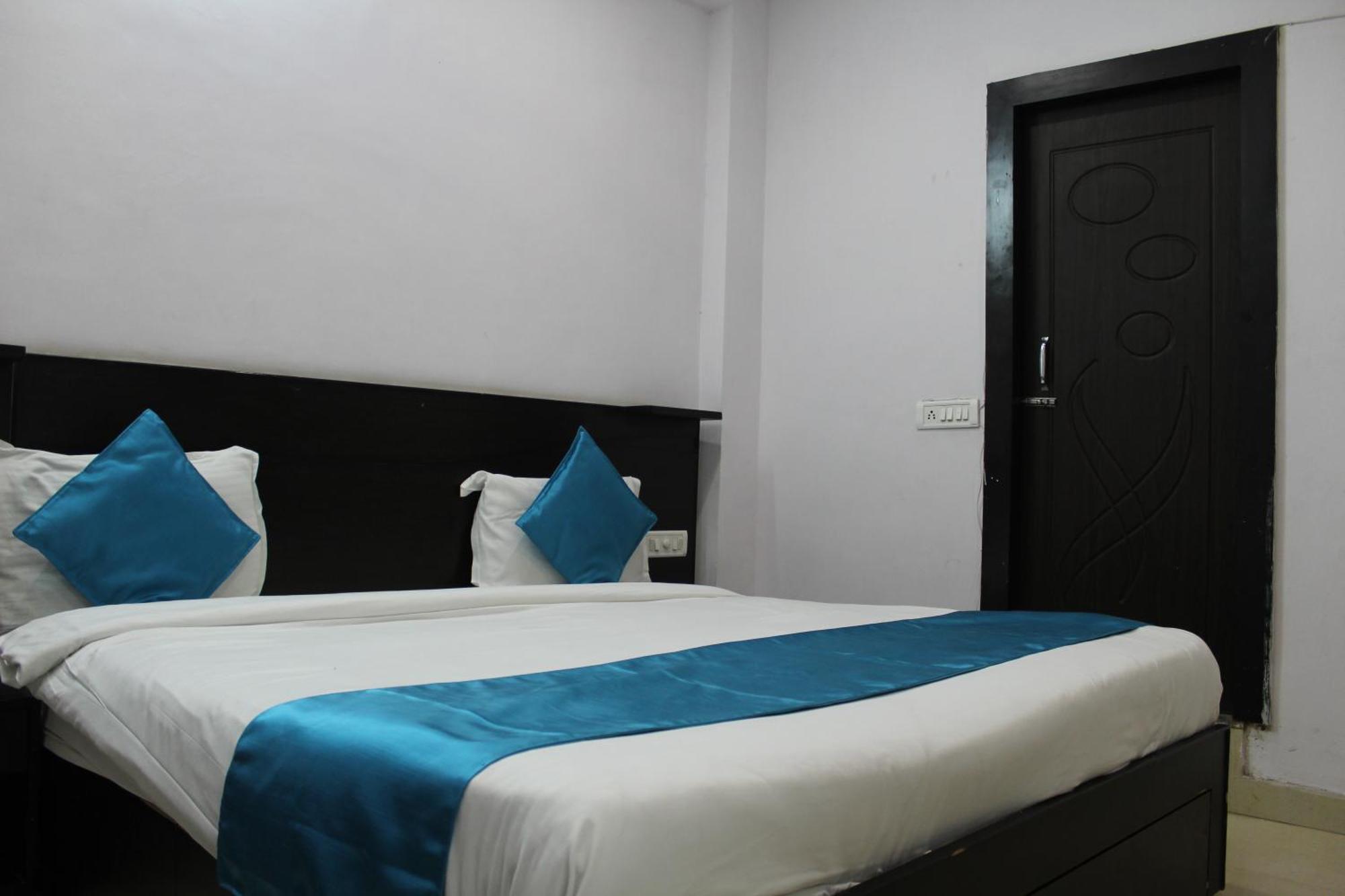 Hotel Quality Time Ουνταϊπούρ Εξωτερικό φωτογραφία